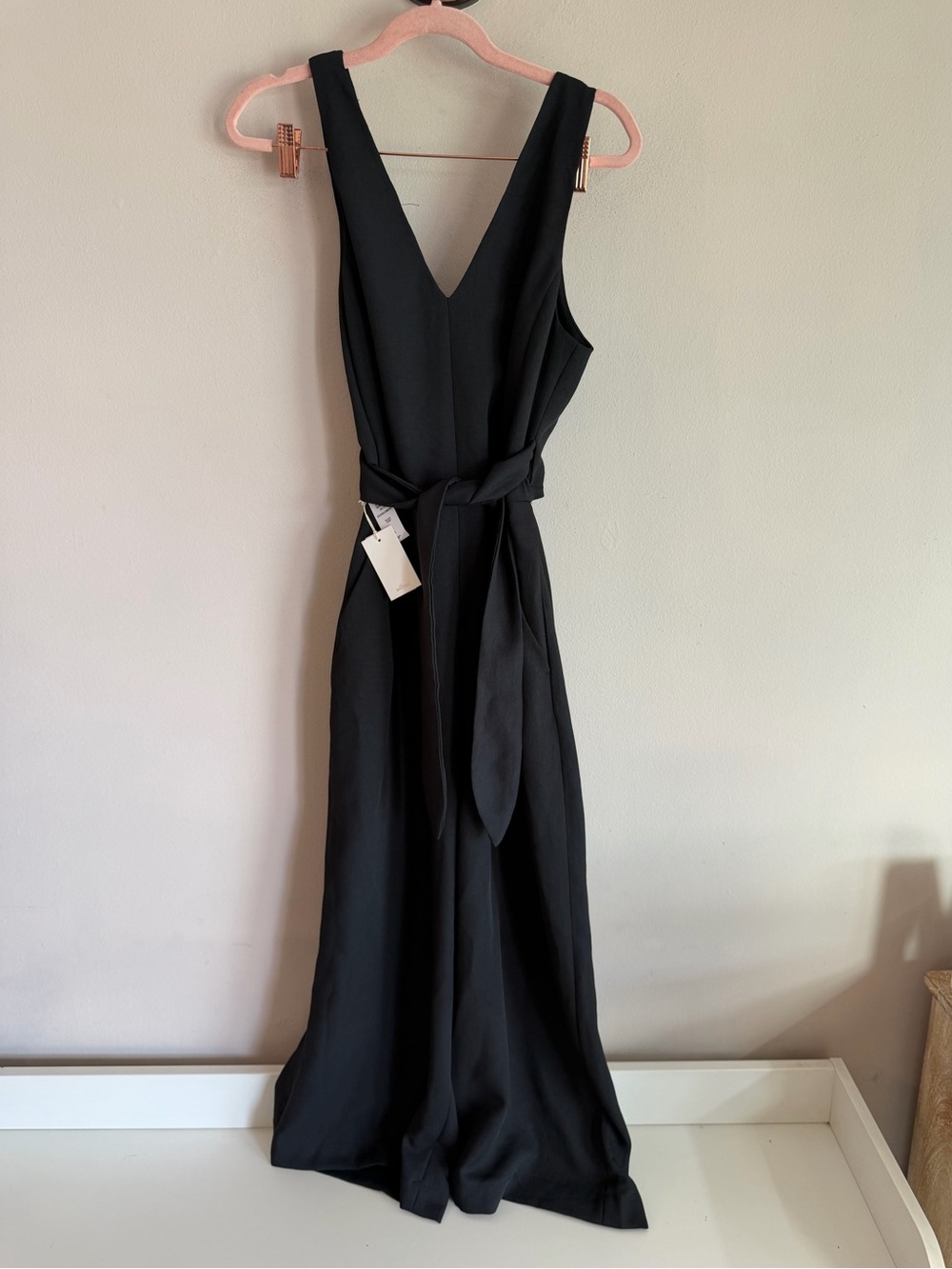Aritzia Wilfred Écoulement V-Neck Wide-Leg Jumpsuit NWT Black Size 8